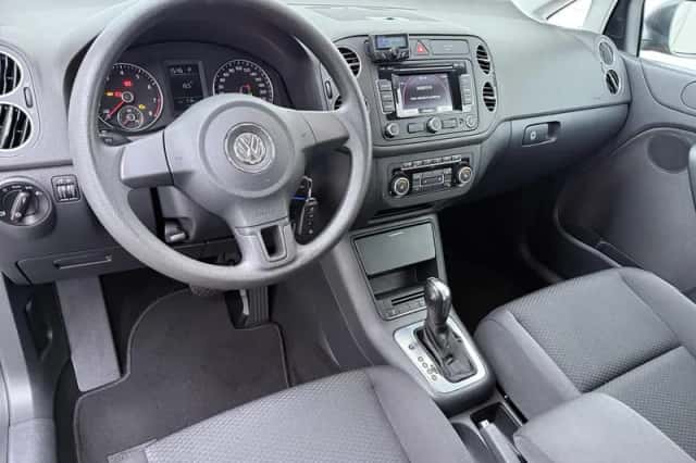 Volkswagen Golf (2012) thumbnail 3