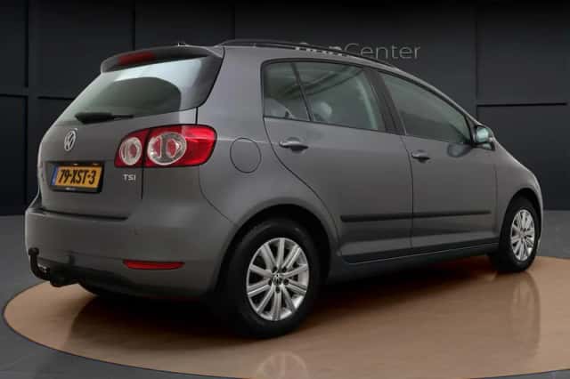 Volkswagen Golf (2012) thumbnail 5