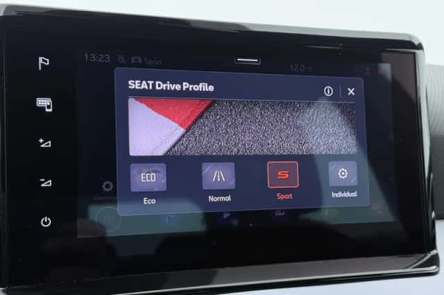 SEAT Arona (2023) thumbnail 12