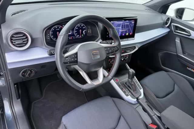 SEAT Arona (2023) thumbnail 4