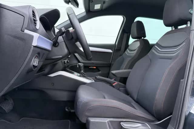 SEAT Arona (2023) thumbnail 5
