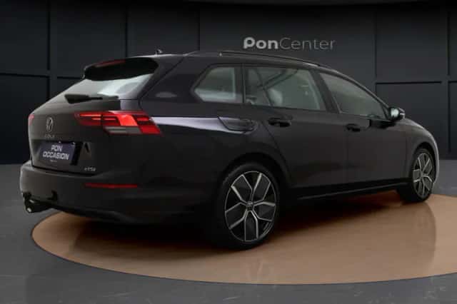 Volkswagen Golf (2023) thumbnail 6