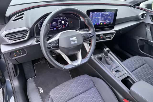 SEAT Leon (2023) thumbnail 3