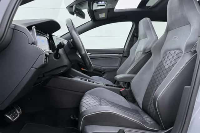 Volkswagen Golf (2022) thumbnail 5