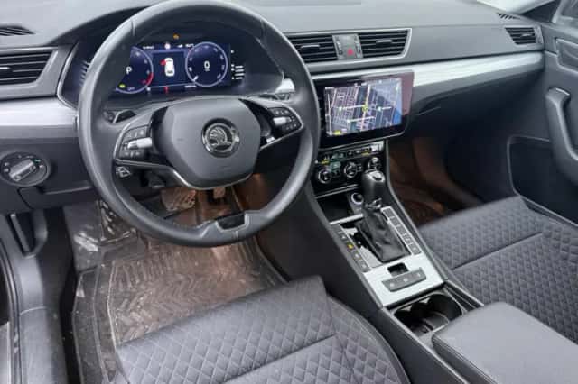 Škoda Superb (2022) thumbnail 4