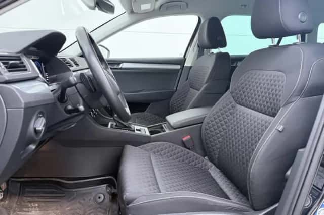 Škoda Superb (2022) thumbnail 5