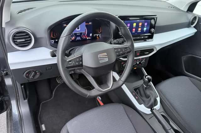 SEAT Arona (2024) thumbnail 3