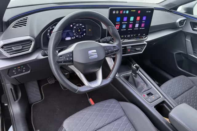 SEAT Leon (2024) thumbnail 3
