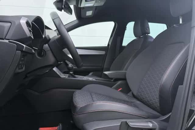 SEAT Leon (2024) thumbnail 4