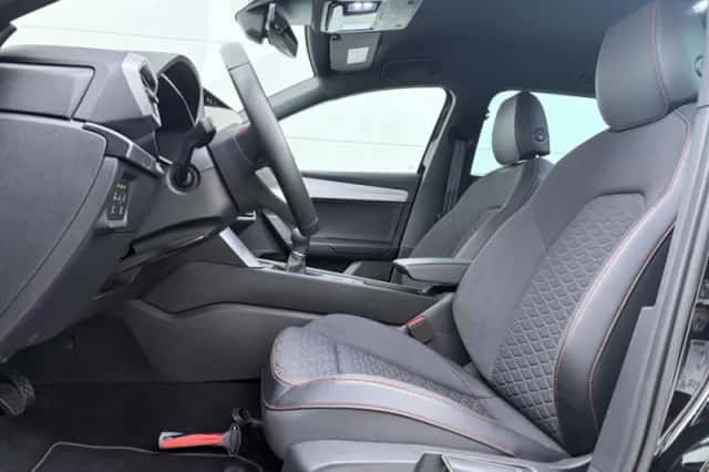 SEAT Leon Sportstourer (2024) thumbnail 5