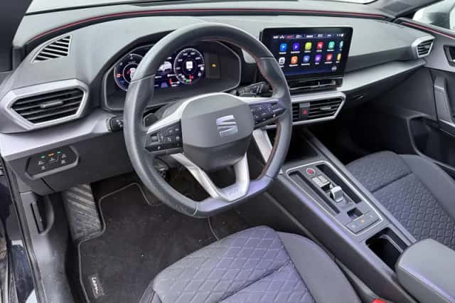 SEAT Leon (2023) thumbnail 3