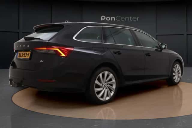 Škoda Octavia (2024) thumbnail 6