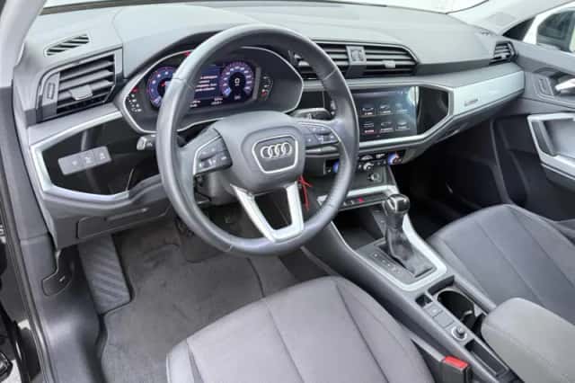 Audi Q3 (2019) thumbnail 4