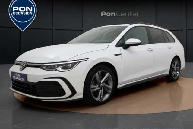 Volkswagen Golf (2022) thumbnail 2