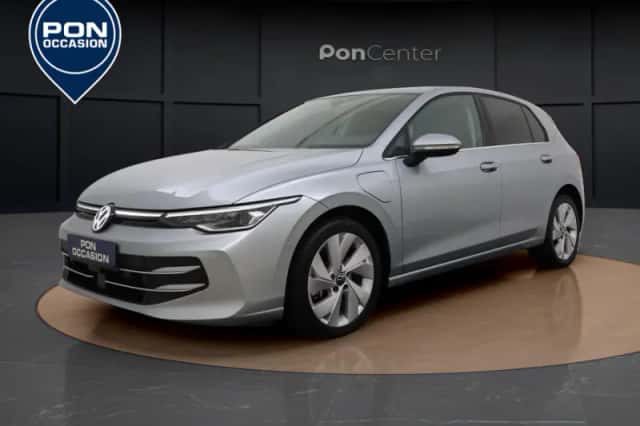 Volkswagen Golf (2025) thumbnail 2