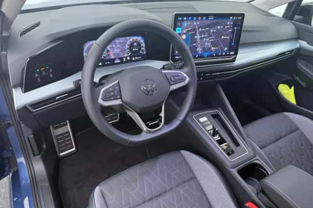 Volkswagen Golf (2025) thumbnail 4