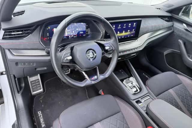 Škoda Octavia (2021) thumbnail 4