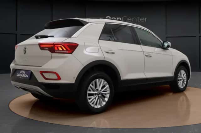 Volkswagen T-Roc (2023) thumbnail 6