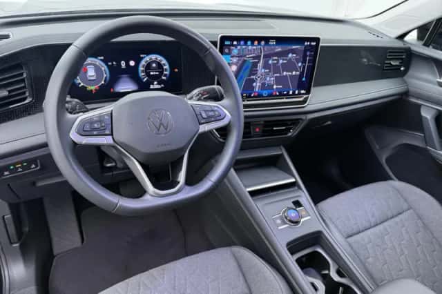 Volkswagen Tiguan (2024) thumbnail 4