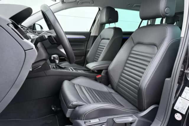 Volkswagen Passat (2022) thumbnail 5