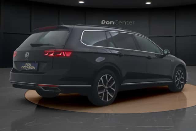 Volkswagen Passat (2022) thumbnail 6