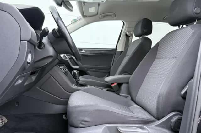 Volkswagen Tiguan (2019) thumbnail 5
