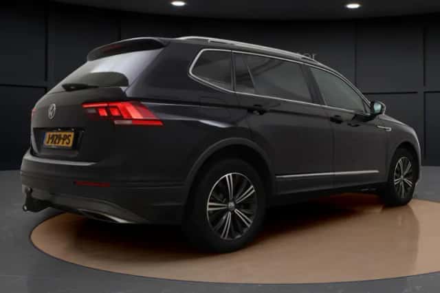 Volkswagen Tiguan (2019) thumbnail 6