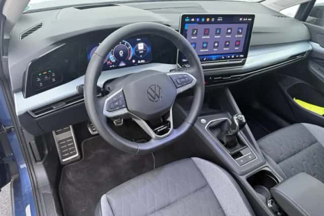 Volkswagen Golf (2026) thumbnail 4