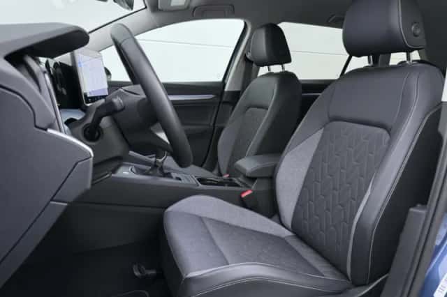 Volkswagen Golf (2026) thumbnail 5