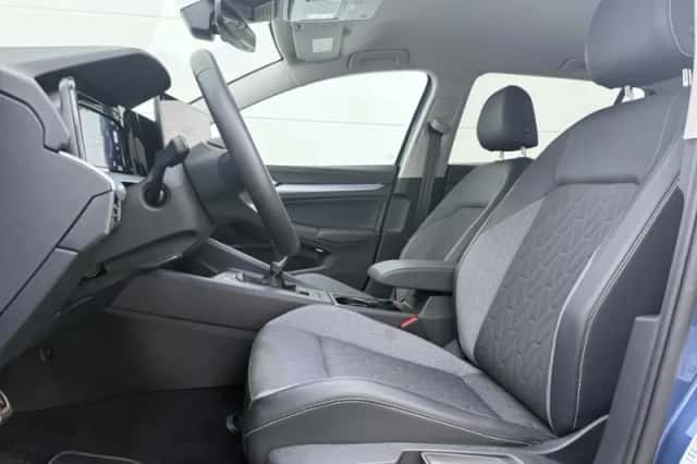 Volkswagen Golf (2026) thumbnail 5
