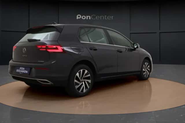 Volkswagen Golf (2022) thumbnail 6