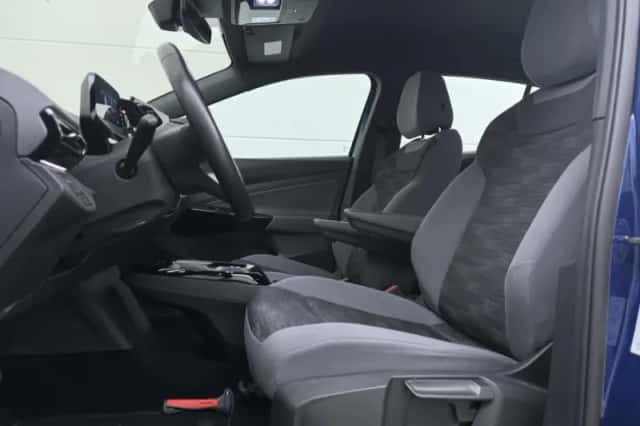 Volkswagen ID.4 (2023) thumbnail 5