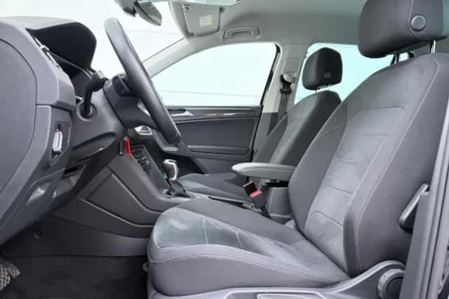 Volkswagen Tiguan (2022) thumbnail 5