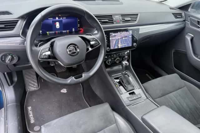 Škoda Superb (2023) thumbnail 4