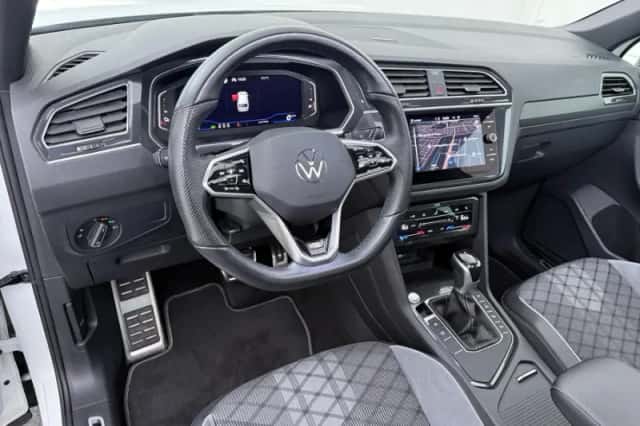 Volkswagen Tiguan (2023) thumbnail 4