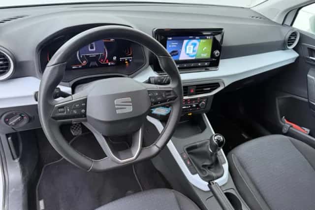 SEAT Arona (2024) thumbnail 4