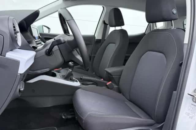 SEAT Arona (2024) thumbnail 5
