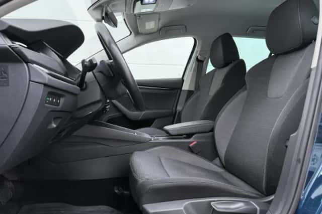 Škoda Octavia (2023) thumbnail 5