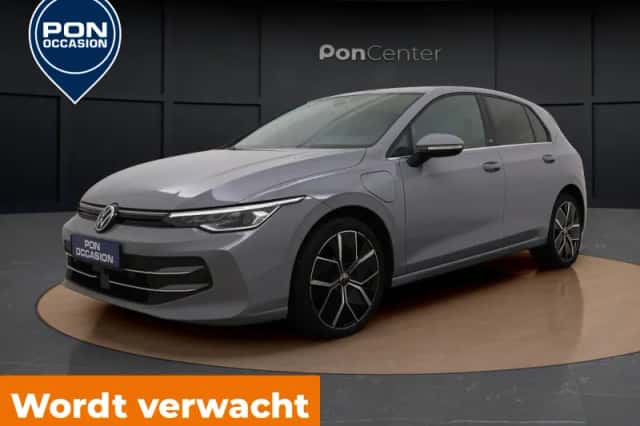 Volkswagen Golf (2024) thumbnail 1