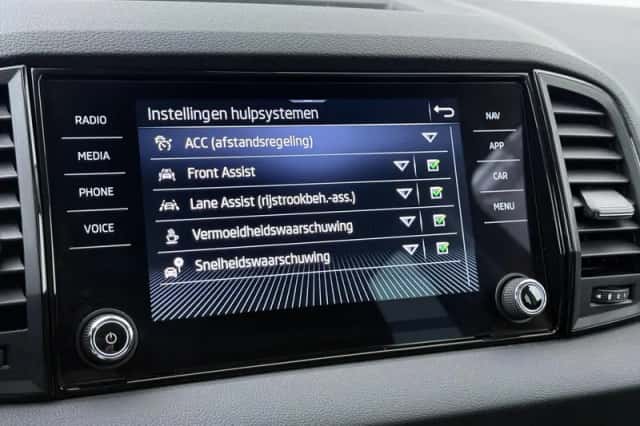 Škoda Karoq (2025) thumbnail 10