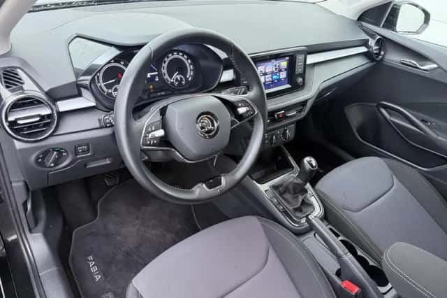 Škoda Fabia (2023) thumbnail 3