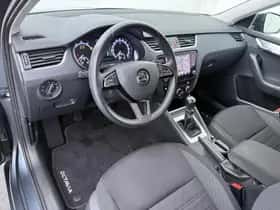 Škoda Octavia (2020) thumbnail 3