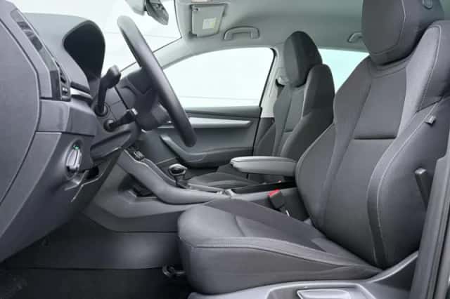 Škoda Karoq (2025) thumbnail 5