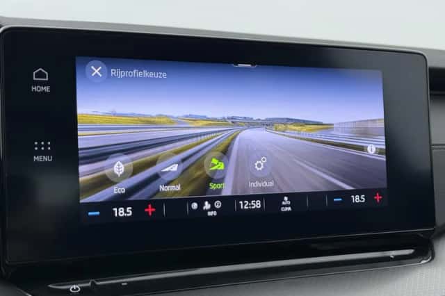Škoda Octavia (2023) thumbnail 11
