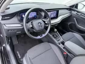 Škoda Octavia (2023) thumbnail 3
