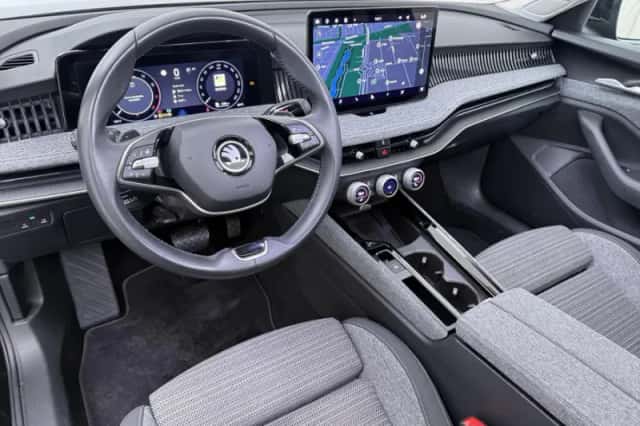 Škoda Superb (2024) thumbnail 4