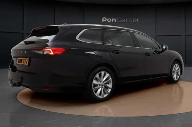 Škoda Superb (2024) thumbnail 5