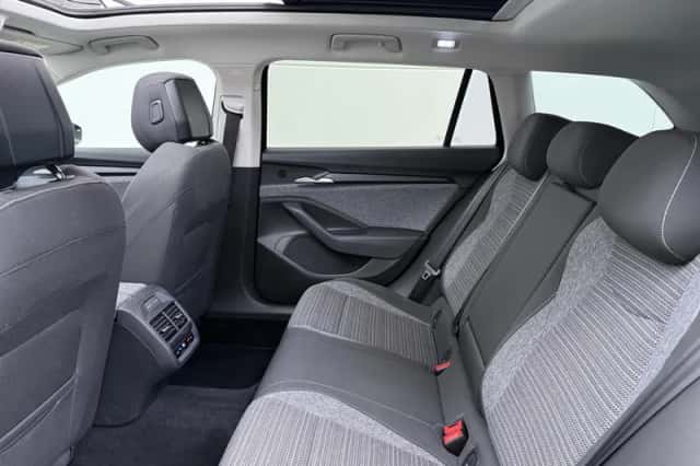 Škoda Superb (2024) thumbnail 7