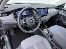 Škoda Octavia (2024) thumbnail 3