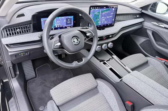 Škoda Superb (2024) thumbnail 3